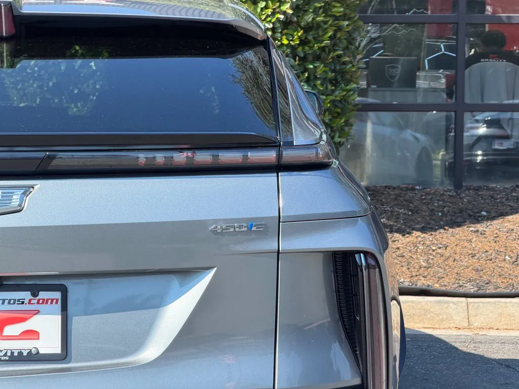Cadillac Lyriq photo 16
