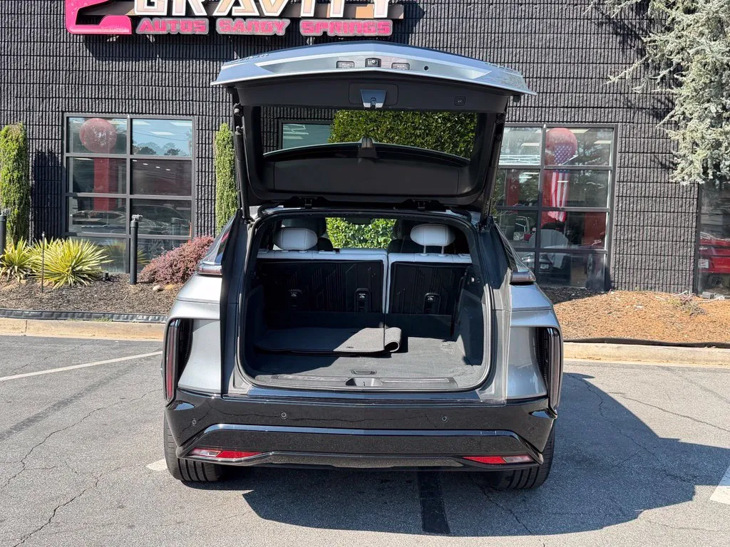 Cadillac Lyriq photo 17