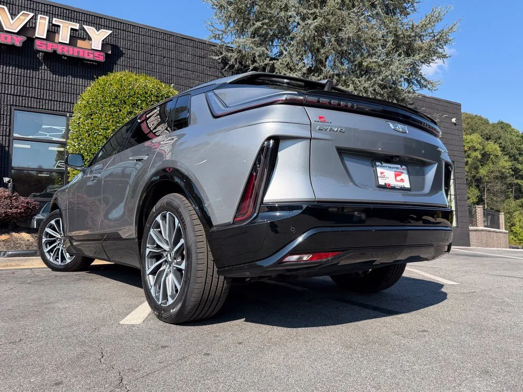 Cadillac Lyriq photo 20