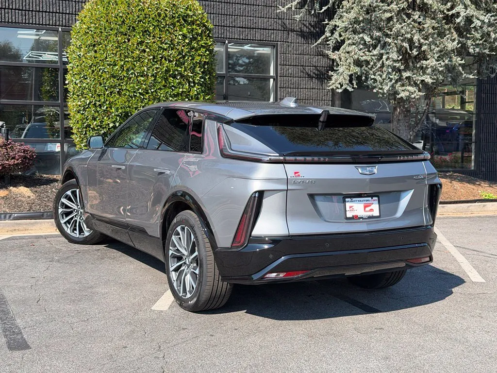 Cadillac Lyriq photo 19