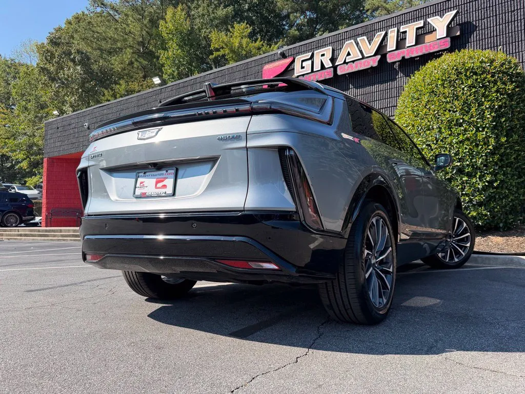 Cadillac Lyriq photo 13
