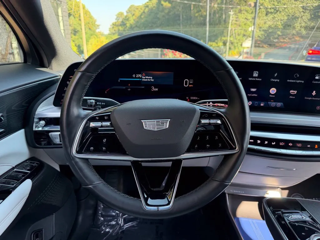 Cadillac Lyriq photo 42
