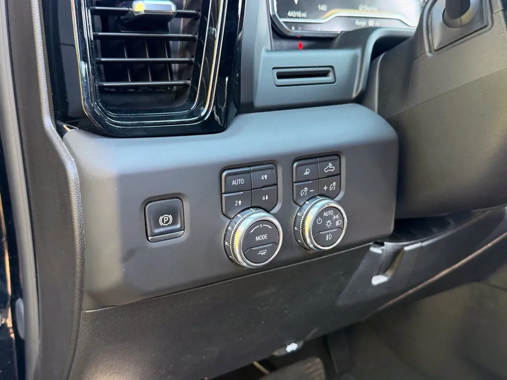 GMC Sierra photo 27