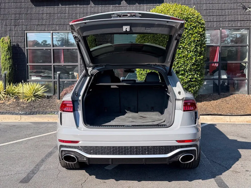 Audi RS Q8 photo 17