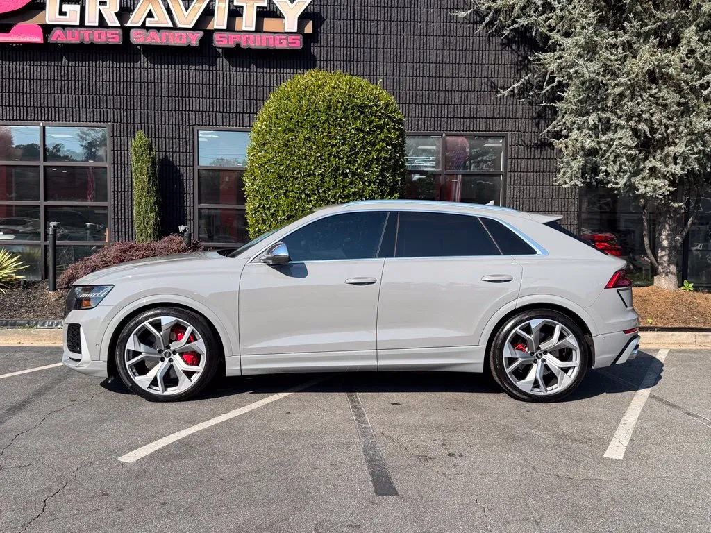 Audi RS Q8 photo 9