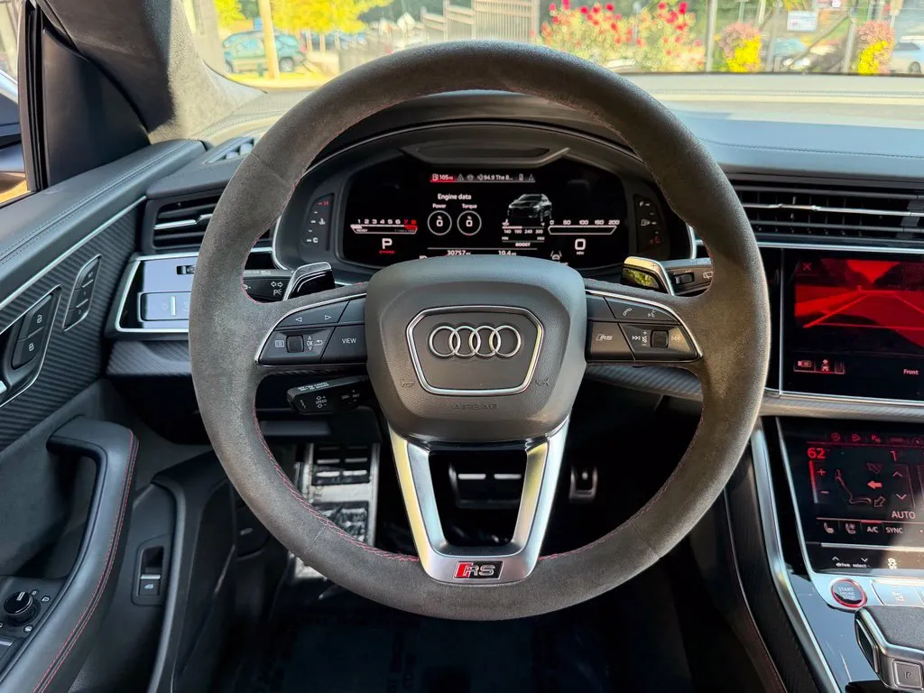 Audi RS Q8 photo 44