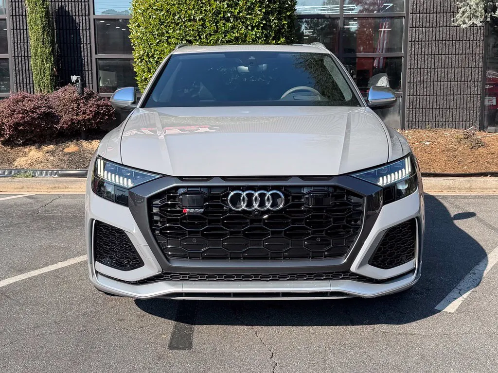 Audi RS Q8 photo 3