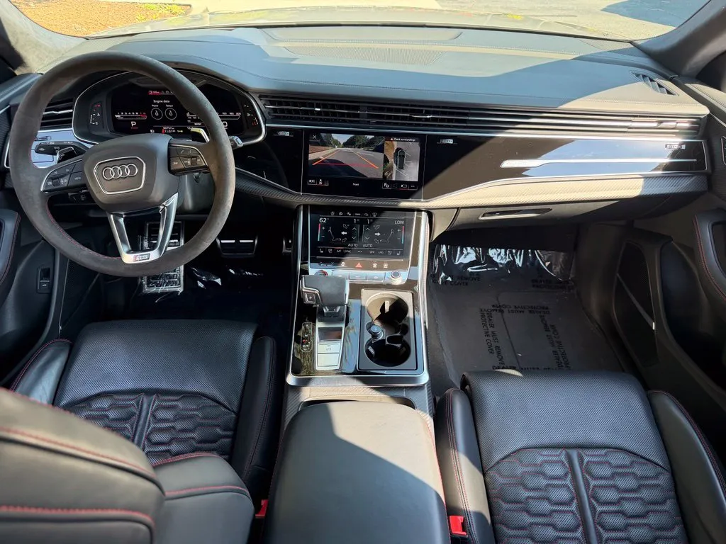 Audi RS Q8 photo 41