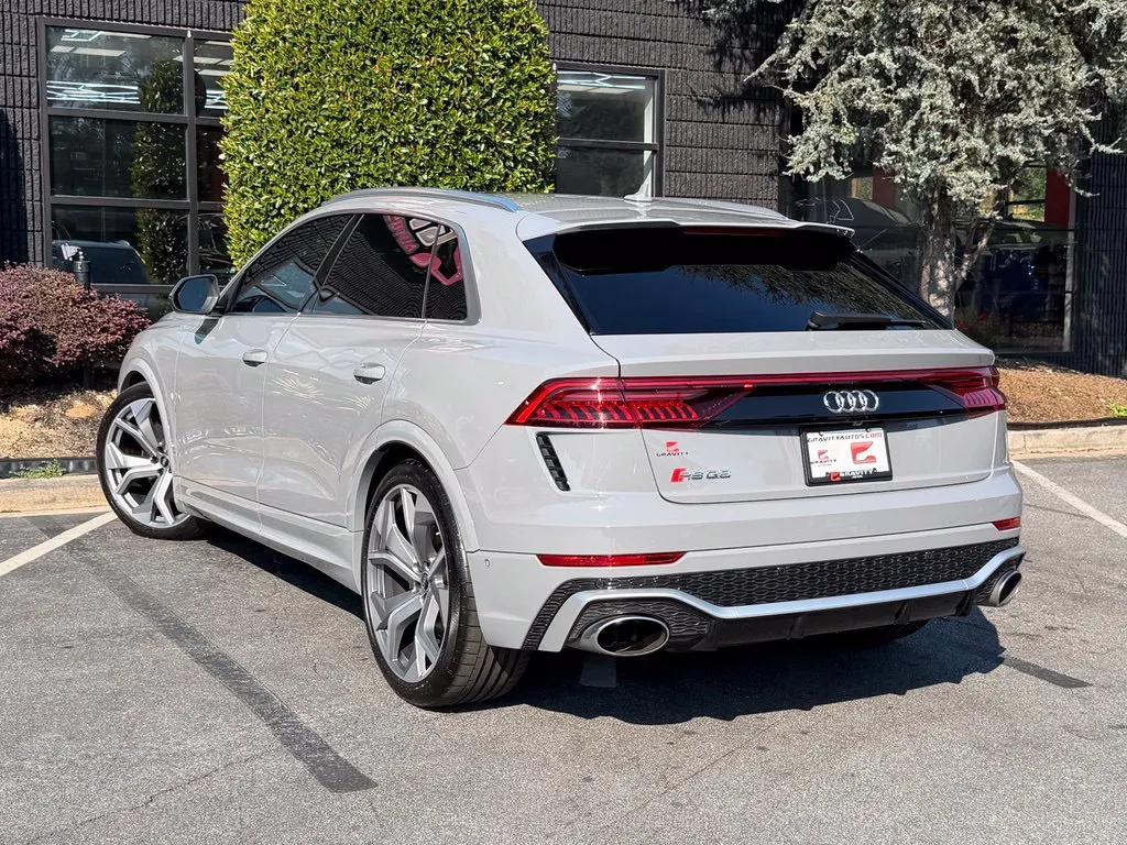 Audi RS Q8 photo 19