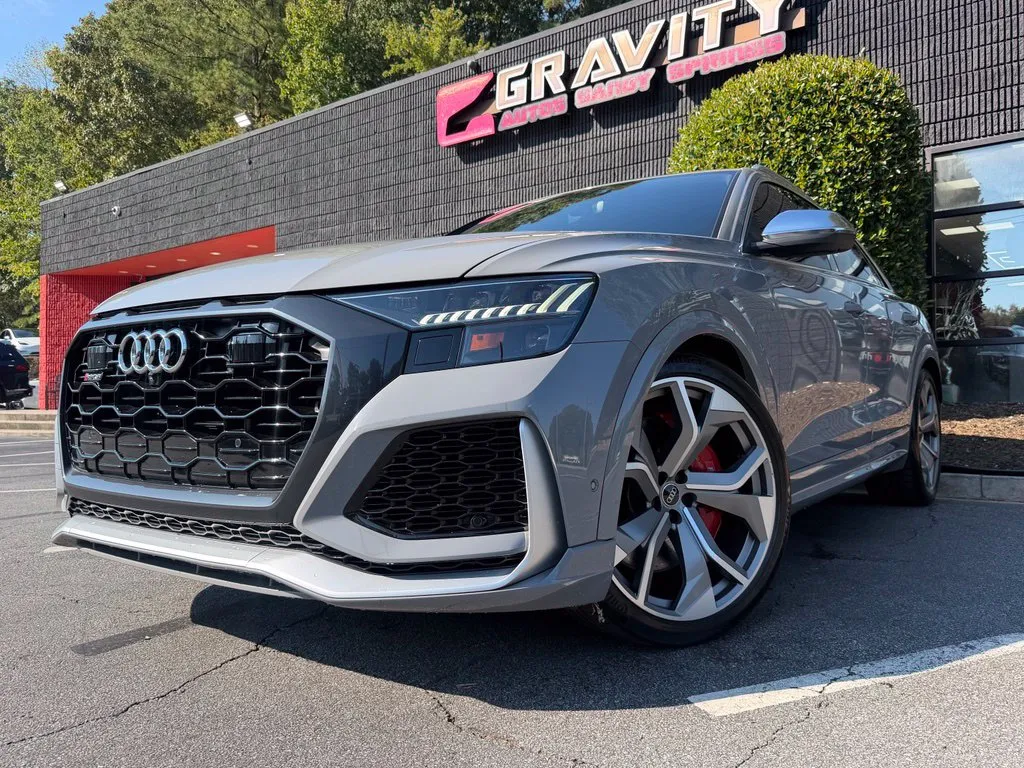 Audi RS Q8 photo 2