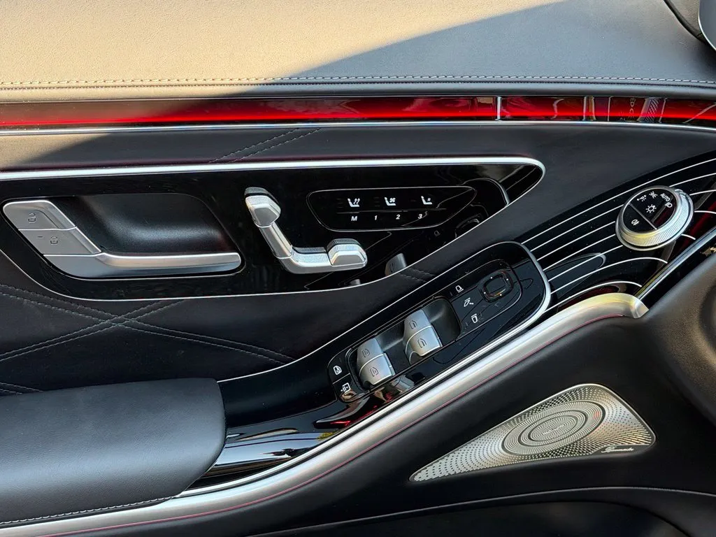 Mercedes-Benz S-Class photo 31