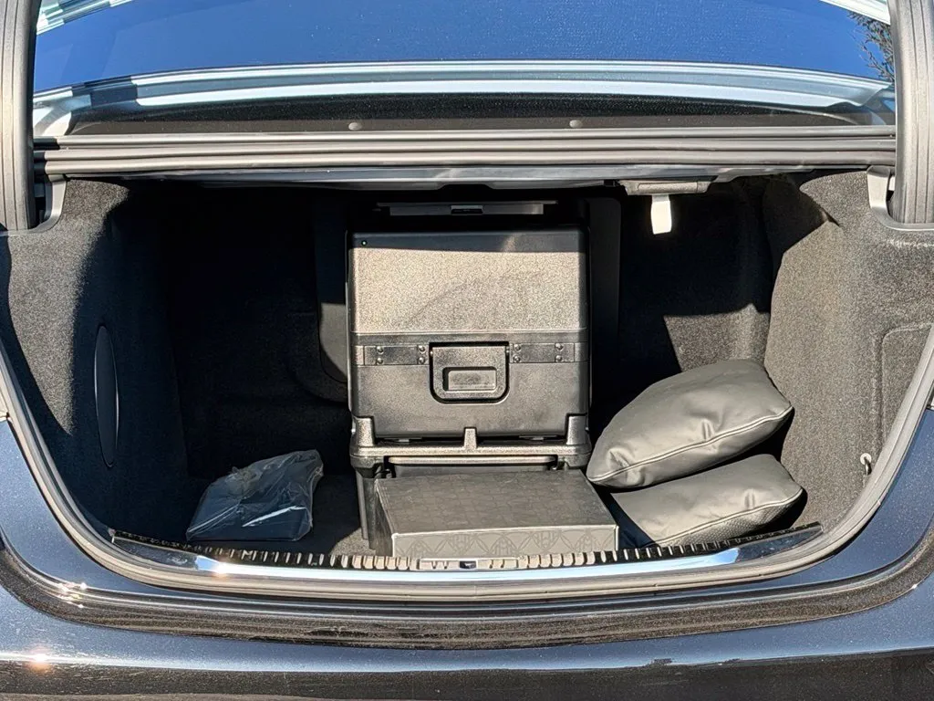 Mercedes-Benz S-Class photo 18
