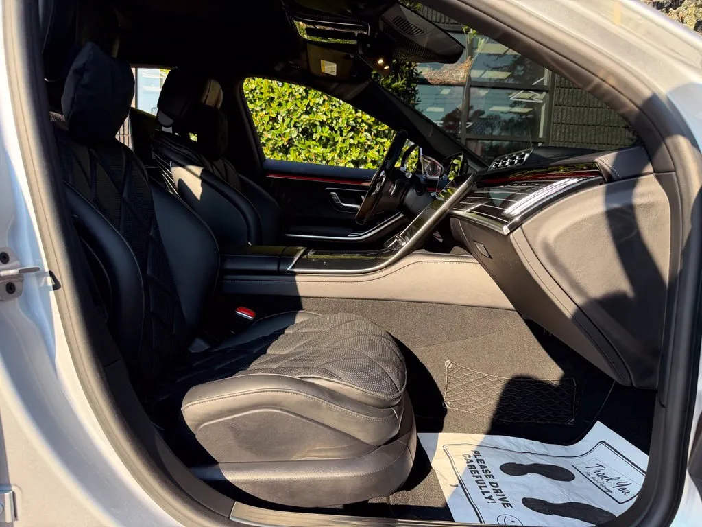 Mercedes-Benz S-Class photo 35