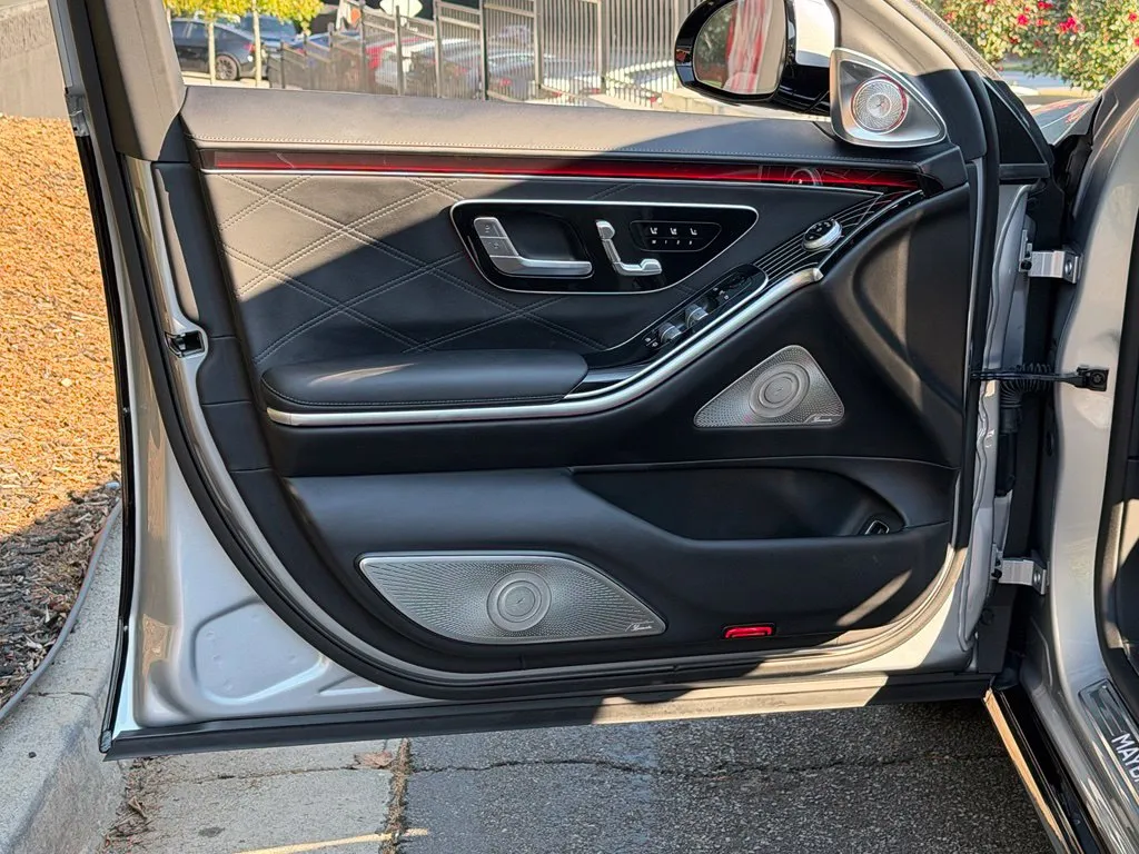Mercedes-Benz S-Class photo 30