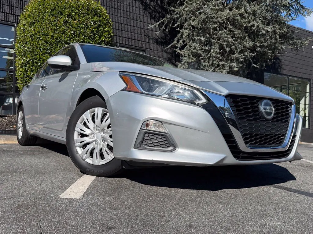 Nissan Altima photo 8
