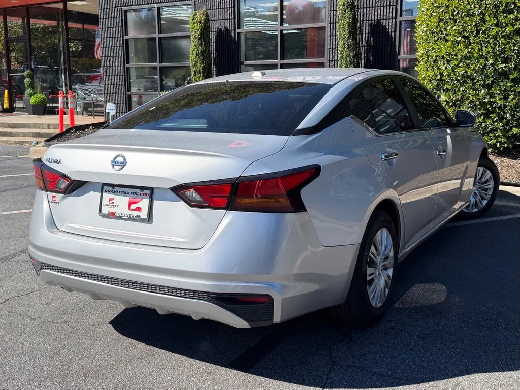 Nissan Altima photo 12