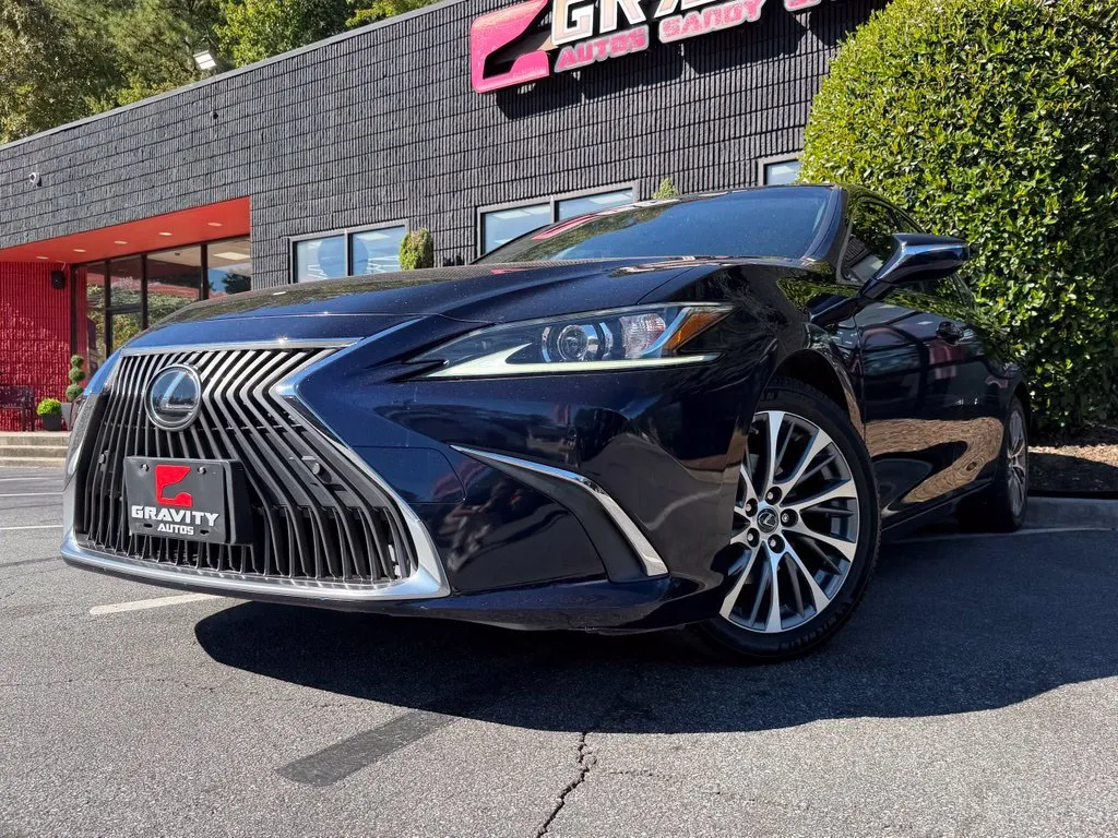 Lexus ES photo 2