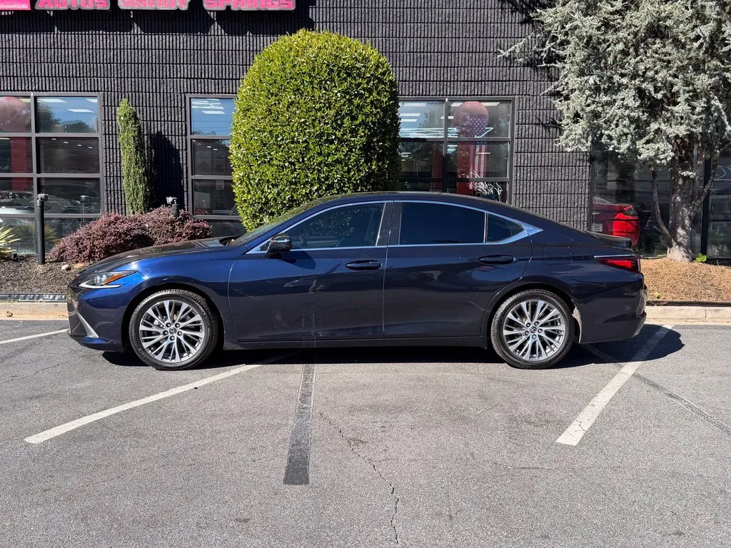 Lexus ES photo 9