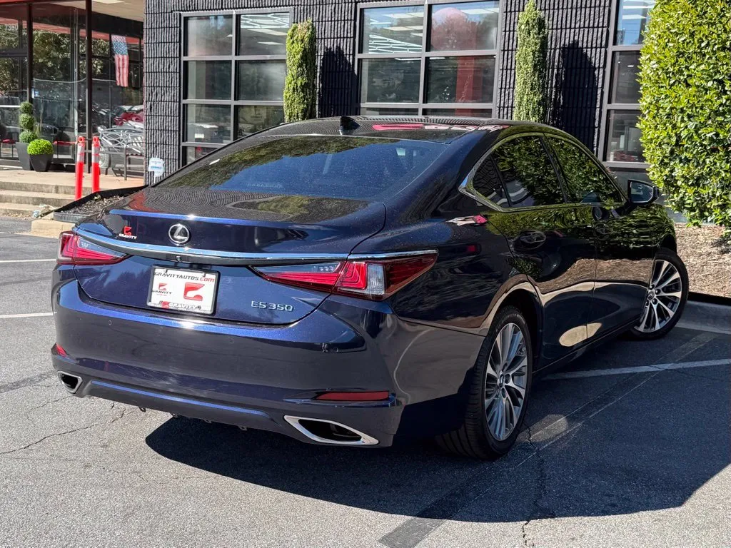 Lexus ES photo 12