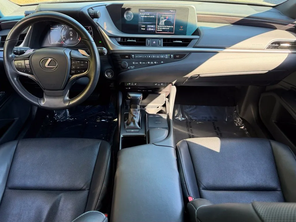 Lexus ES photo 40