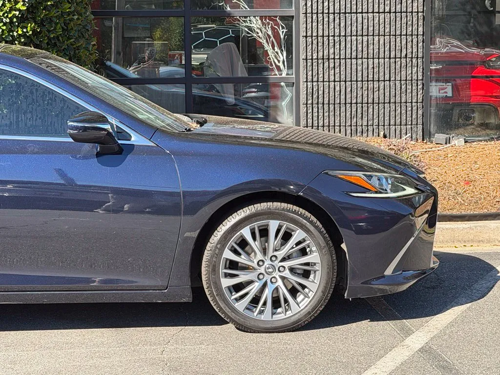 Lexus ES photo 23