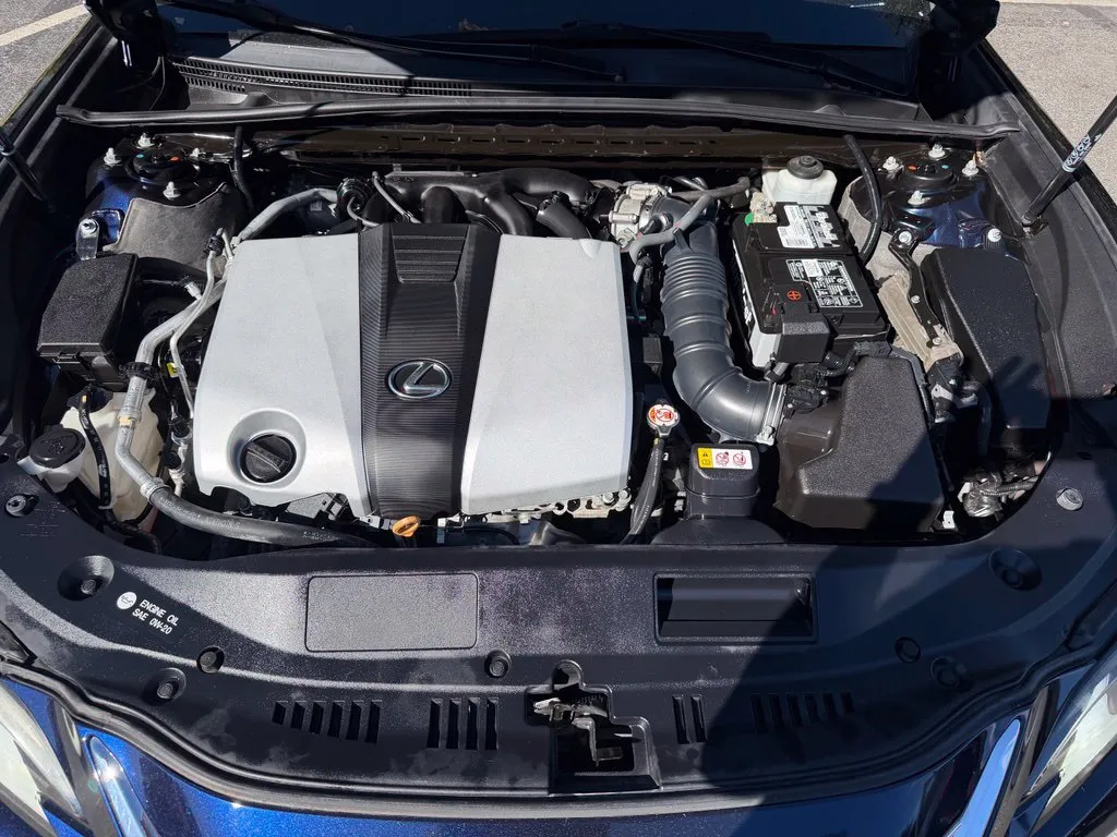 Lexus ES photo 6