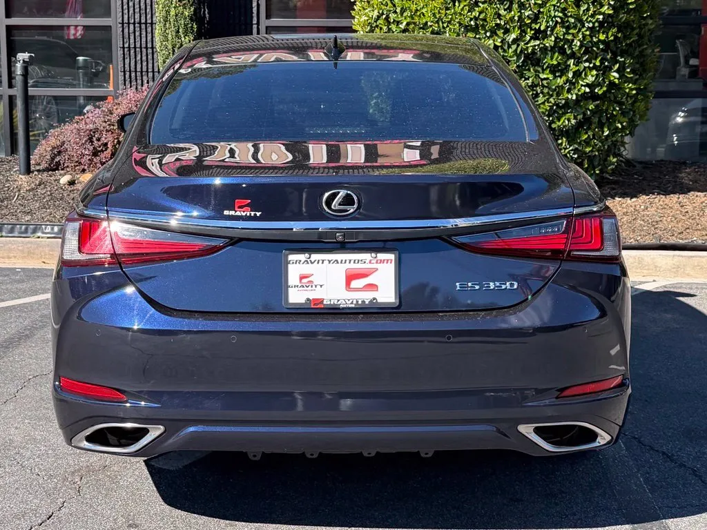 Lexus ES photo 14