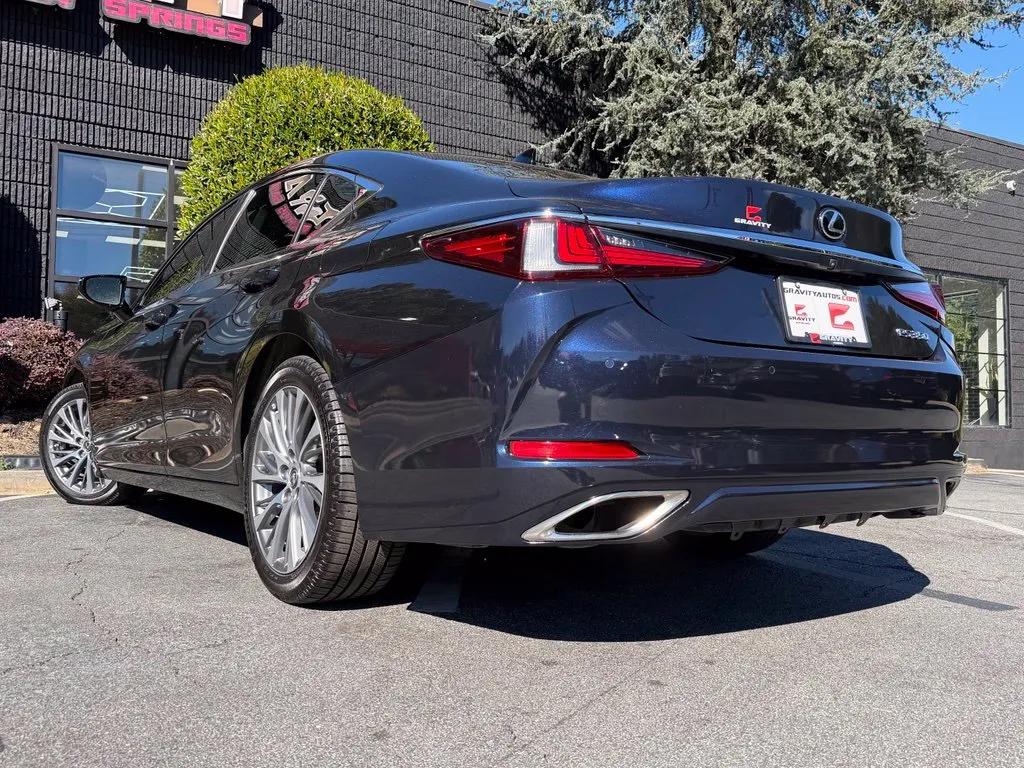 Lexus ES photo 20