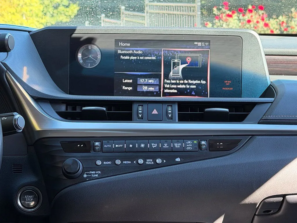 Lexus ES photo 48