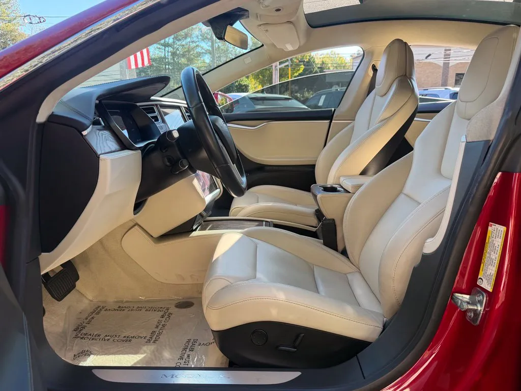 Tesla Model S photo 25