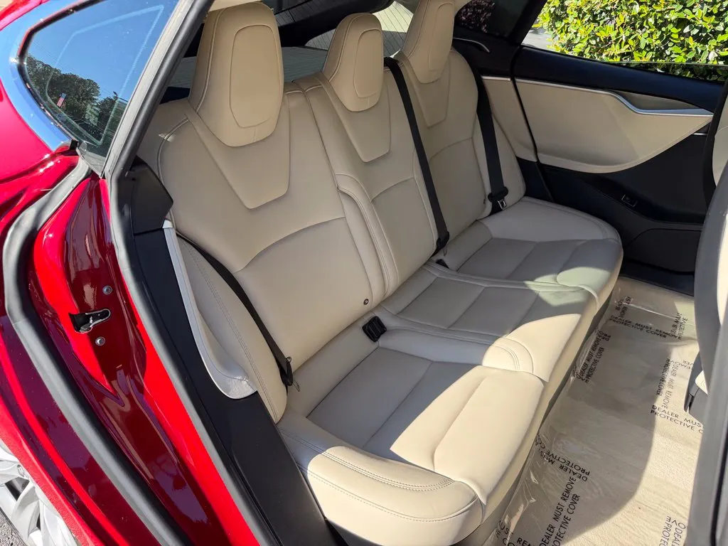 Tesla Model S photo 39