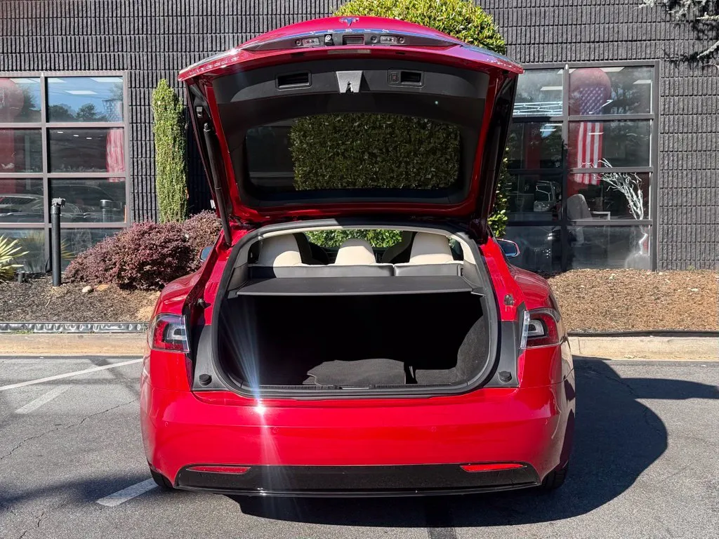 Tesla Model S photo 17