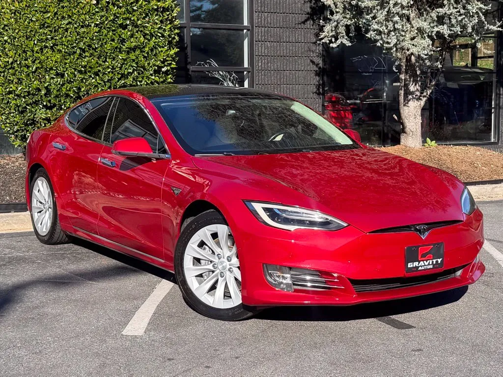 Tesla Model S photo 7