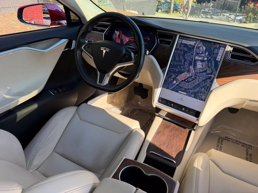 Tesla Model S photo 41