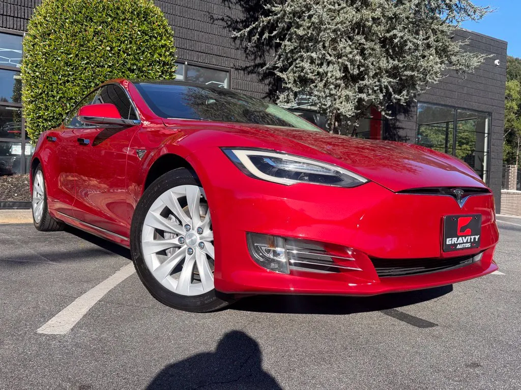 Tesla Model S photo 8