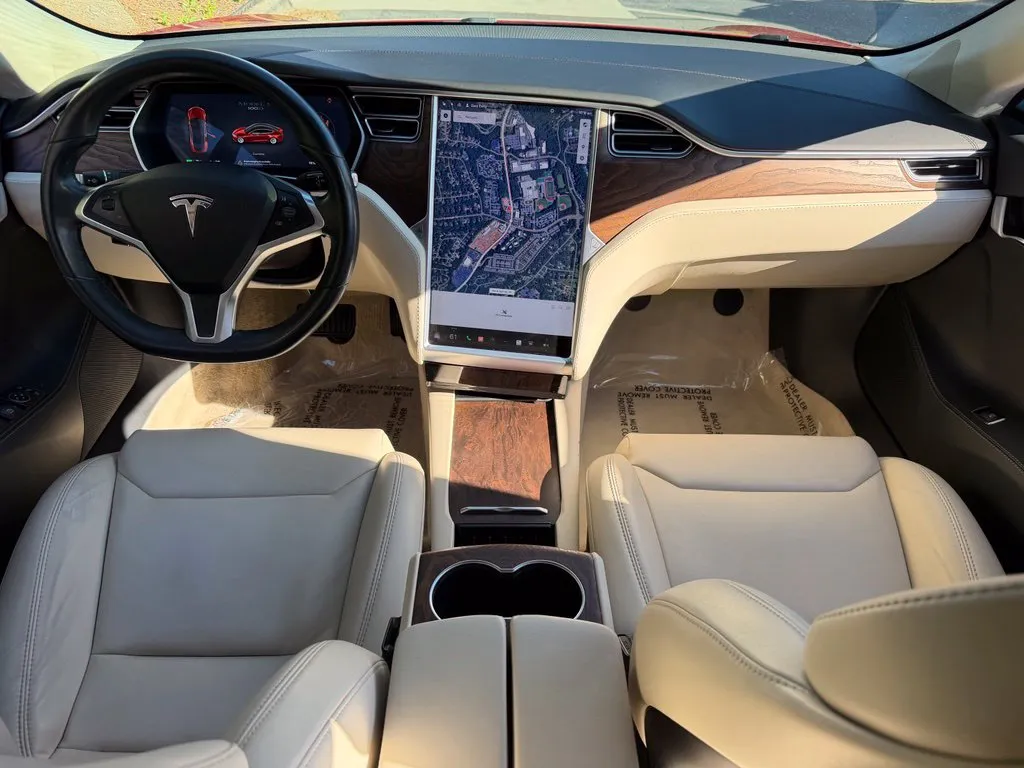 Tesla Model S photo 40