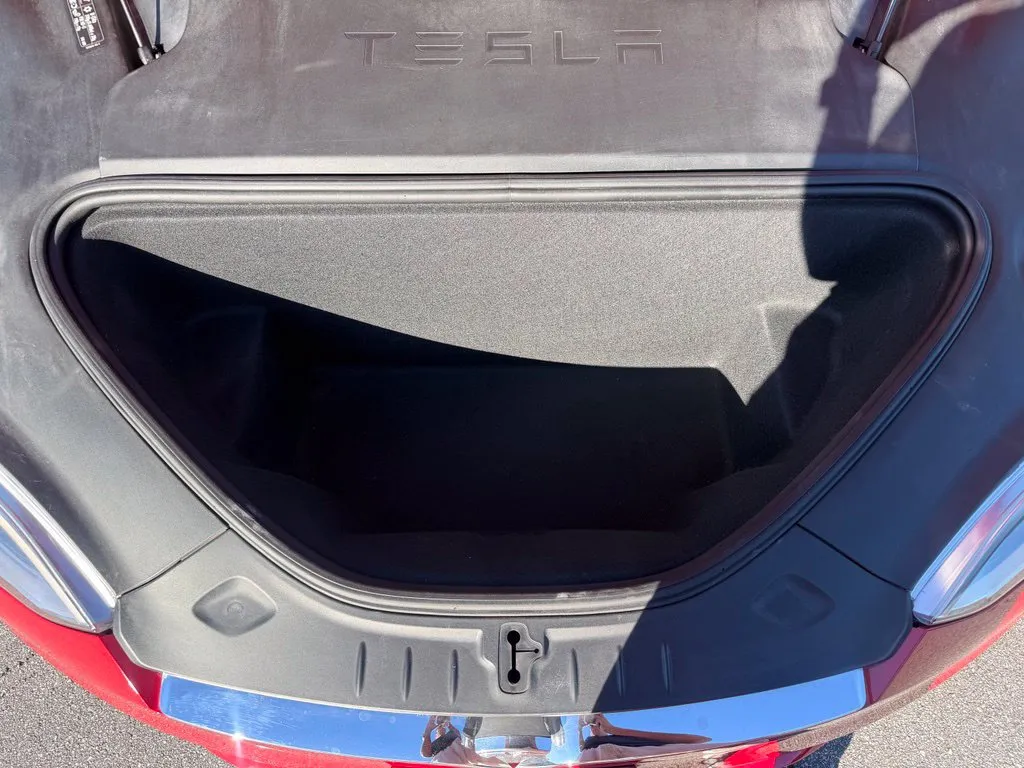 Tesla Model S photo 3