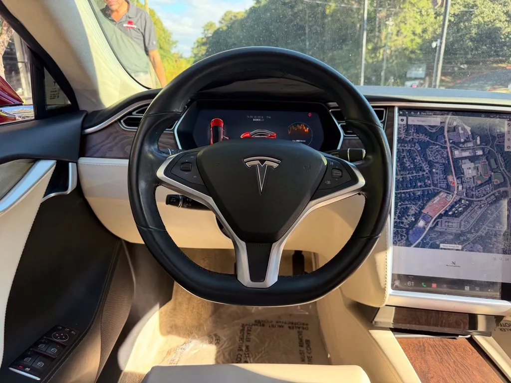 Tesla Model S photo 43