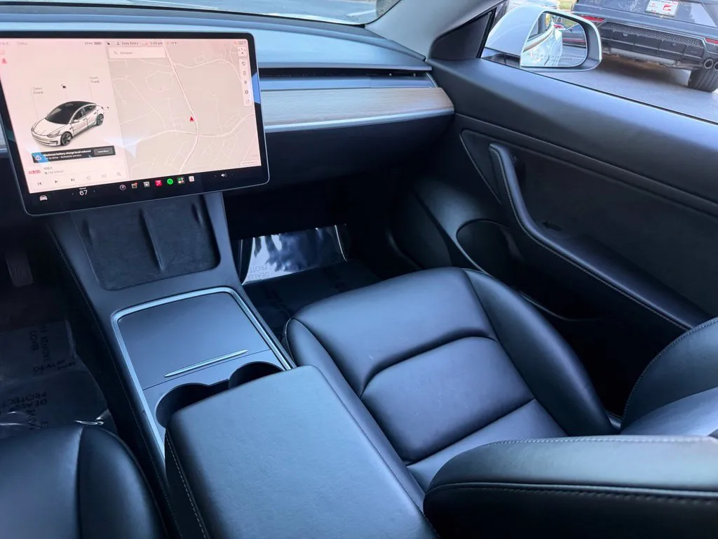 Tesla Model 3 photo 42