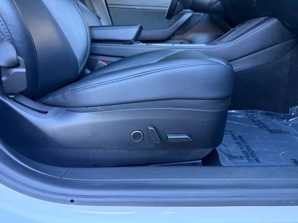 Tesla Model 3 photo 35