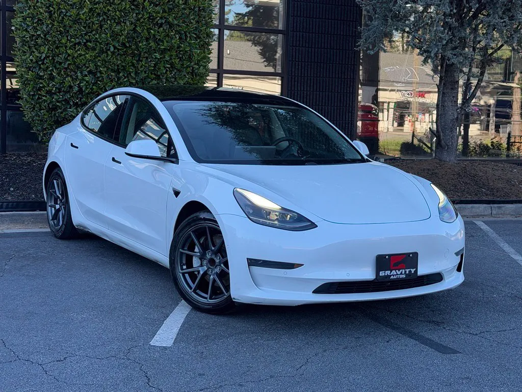 Tesla Model 3 photo 7