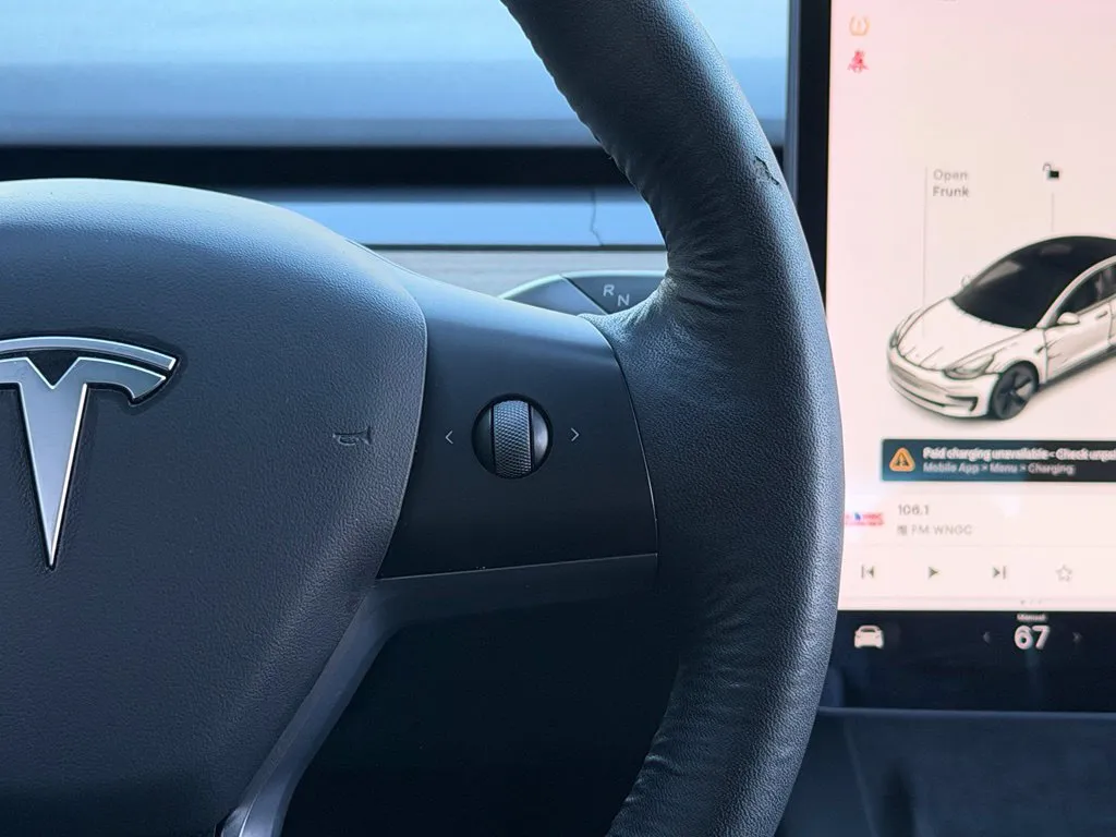 Tesla Model 3 photo 45