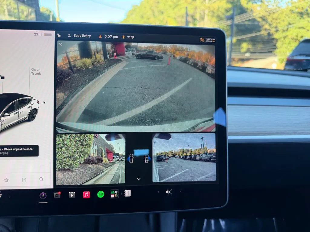 Tesla Model 3 photo 49