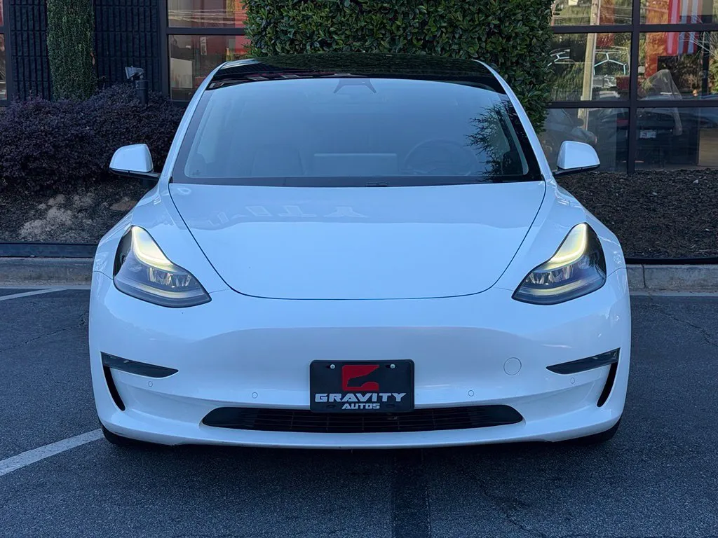 Tesla Model 3 photo 4