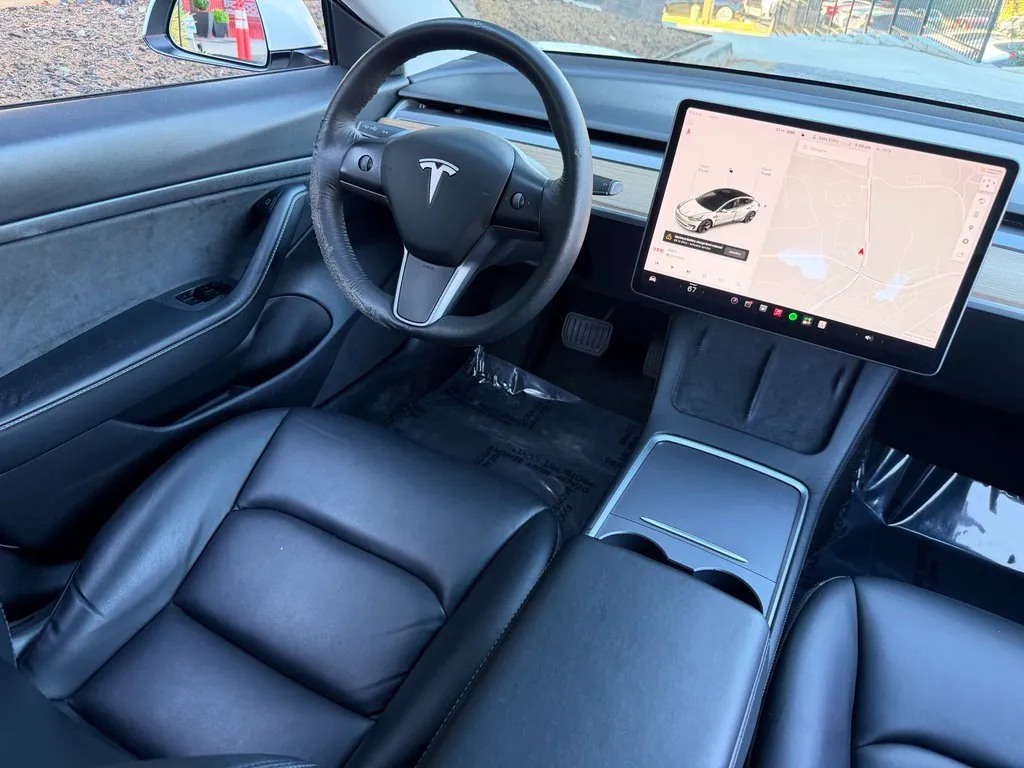 Tesla Model 3 photo 41