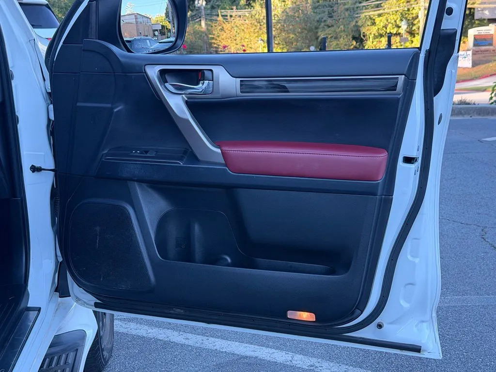 Lexus GX photo 37