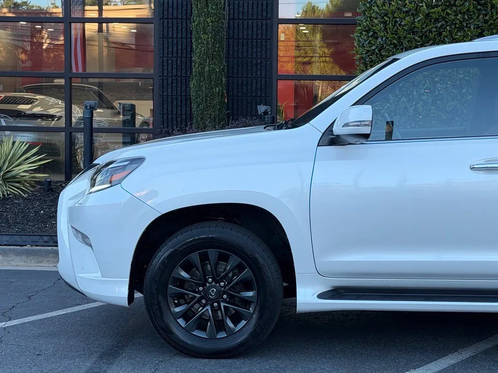 Lexus GX photo 10