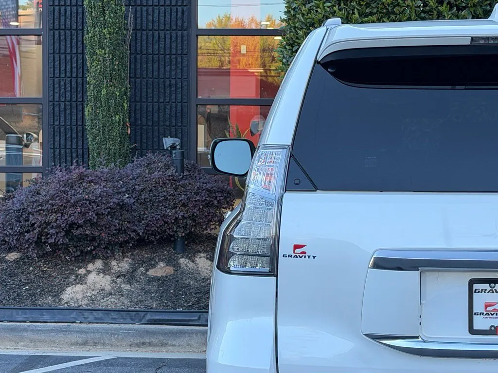 Lexus GX photo 15