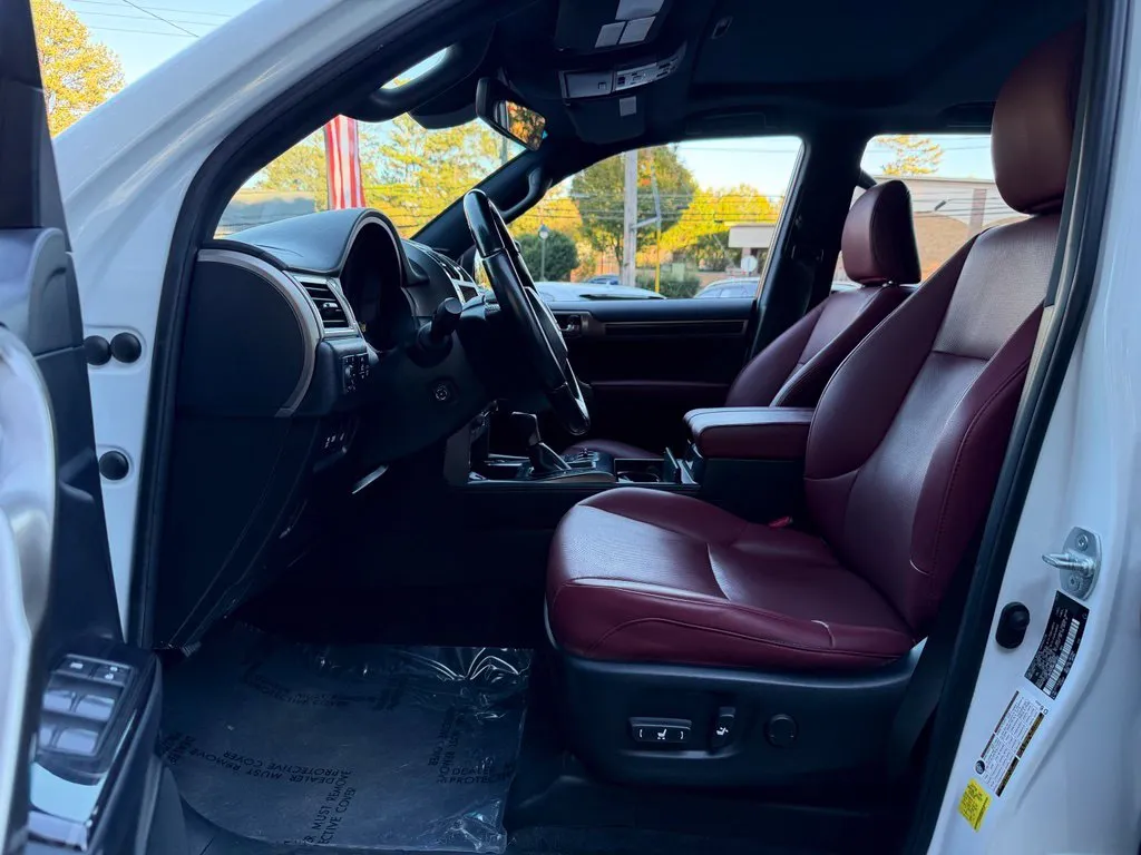 Lexus GX photo 25