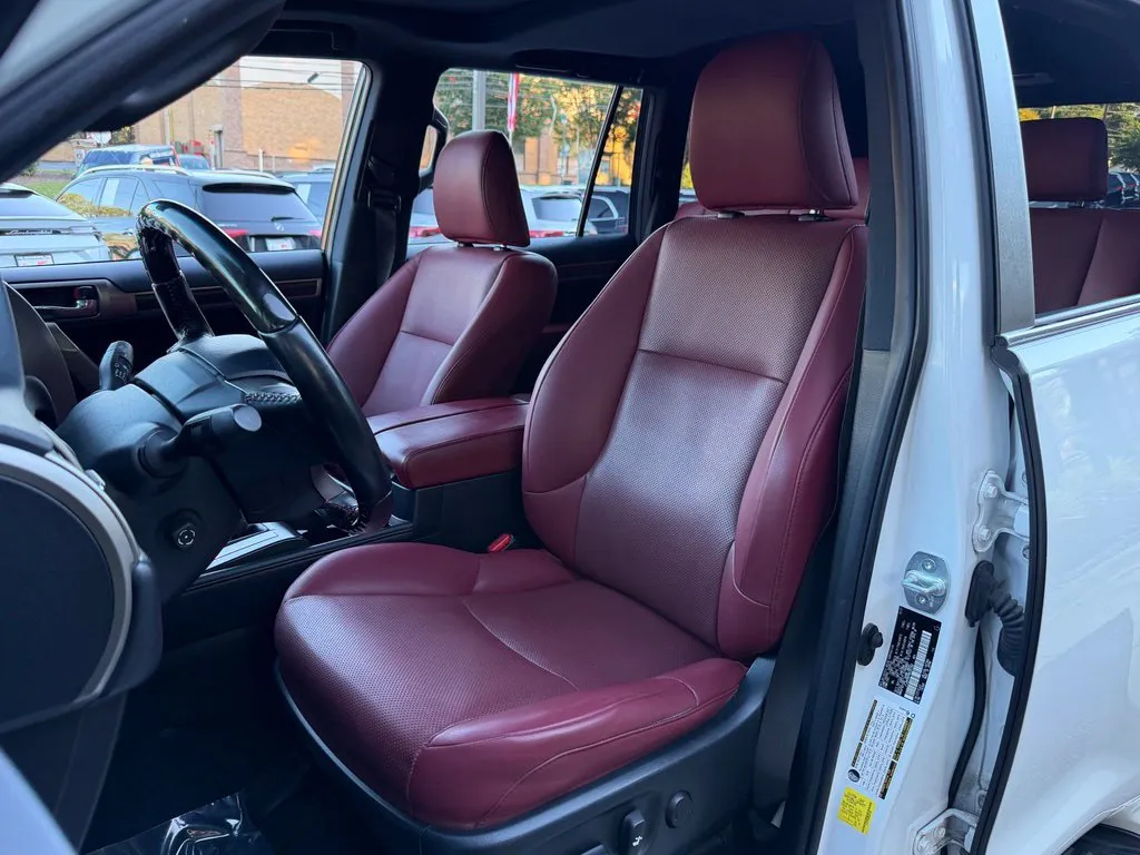 Lexus GX photo 26
